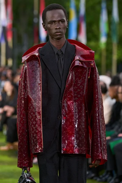 Look 30